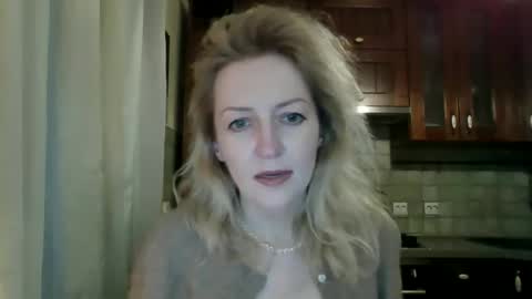 Snapshot of aeroliss chatting on April 3, 2026, 4:49 pm aeroliss online show from April 3, 2026, 4:49 pm