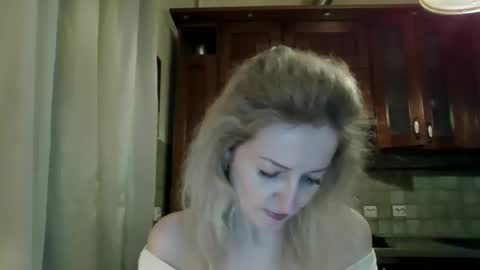 Snapshot of aeroliss chatting on April 4, 2026, 6:49 pm aeroliss online show from April 4, 2026, 6:49 pm