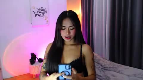 Snapshot of aeshamargaux chatting on November 4, 2025, 5:50 am aeshamargaux online show from November 4, 2025, 5:50 am