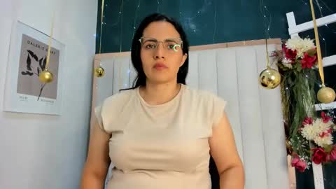 Snapshot of africa_holmes chatting on December 17, 2025, 1:44 am Africa online show from December 17, 2025, 1:44 am