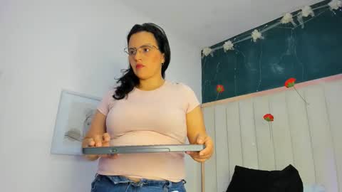 Snapshot of africa_holmes chatting on February 18, 2026, 2:18 am Africa online show from February 18, 2026, 2:18 am