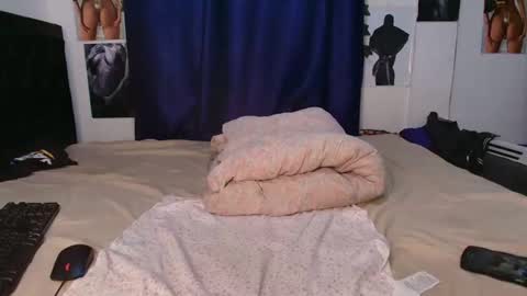 Africanpetitequeenn online show from February 28, 2026, 7:09 am