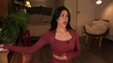 Snapshot of afrodita__25 chatting on December 4, 2025, 11:46 pm Emma online show from December 4, 2025, 11:46 pm