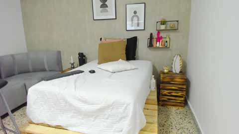 Snapshot of afrodita_martinez chatting on February 8, 2025, 6:43 am Afrodita online show from February 8, 2025, 6:43 am