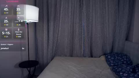 Snapshot of aftonbunkers chatting on November 25, 2025, 5:18 am Lana 1800 - 0330 UTC Mia 0700- 1630 UTC online show from November 25, 2025, 5:18 am