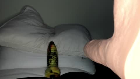 agapinghole online show from September 26, 2025, 5:00 am