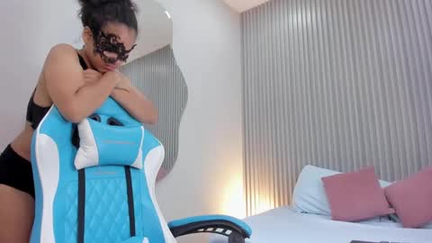 Snapshot of agata18_ chatting on October 29, 2025, 1:02 pm A G A T A online show from October 29, 2025, 1:02 pm