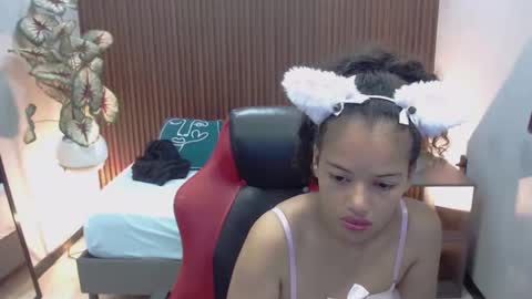 Snapshot of agata18_ chatting on October 31, 2025, 12:50 pm A G A T A online show from October 31, 2025, 12:50 pm