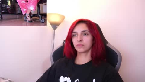 Agata Collinss online show from February 1, 2026, 3:54 pm