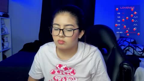 Cat online show from November 9, 2025, 4:44 am