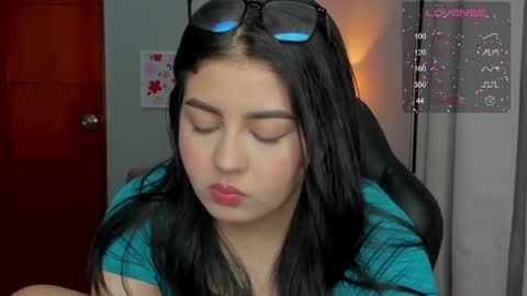 Cat online show from April 13, 2026, 4:29 am