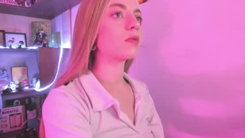 Camila     2 online show from January 14, 2025, 10:23 pm