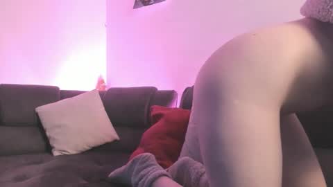 Snapshot of agathaa_ks_ chatting on December 18, 2025, 1:11 am Camila 2 online show from December 18, 2025, 1:11 am