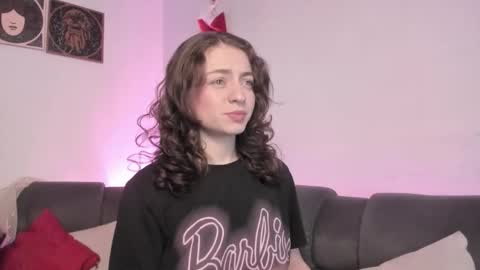 Snapshot of agathaa_ks_ chatting on February 1, 2026, 1:26 am Camila 2 online show from February 1, 2026, 1:26 am