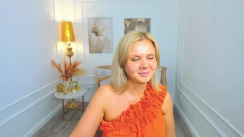 Snapshot of agathaklouin chatting on May 12, 2026, 7:11 pm Agatha online show from May 12, 2026, 7:11 pm