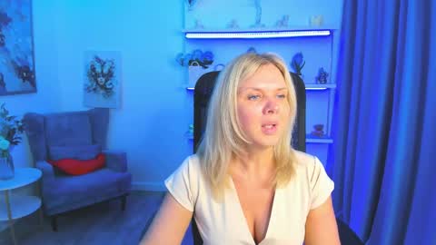 Snapshot of agathaklouin chatting on May 17, 2026, 3:04 am Agatha online show from May 17, 2026, 3:04 am