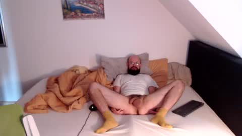 Snapshot of age_of_pleasure chatting on July 23, 2026, 9:40 am age_of_pleasure online show from July 23, 2026, 9:40 am