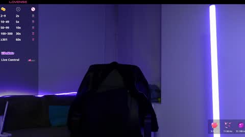 Snapshot of agelina_summer chatting on October 28, 2025, 5:59 pm Agelina Lilly Laura online show from October 28, 2025, 5:59 pm