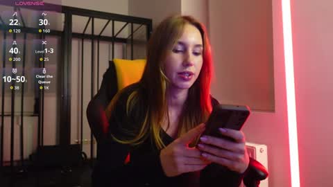 Snapshot of agelina_summer chatting on November 1, 2025, 7:27 pm Agelina Lilly Laura online show from November 1, 2025, 7:27 pm