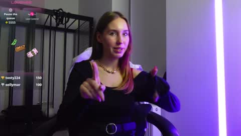 Snapshot of agelina_summer chatting on November 22, 2025, 7:35 pm Agelina Lilly Laura online show from November 22, 2025, 7:35 pm