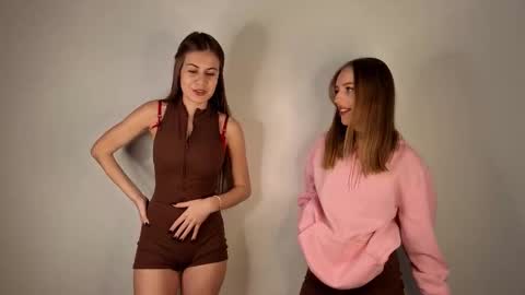 Monica and Bella online show from December 22, 2025, 5:37 am