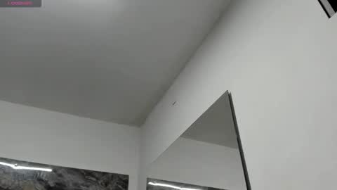 agnes_02 online show from November 19, 2025, 11:54 am