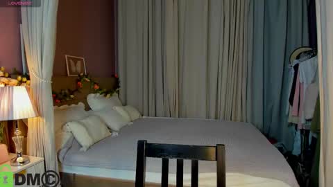 agnes wells online show from November 2, 2025, 9:22 am