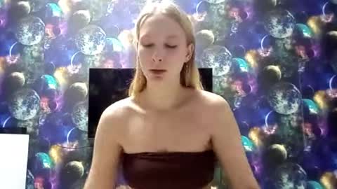 Monica online show from December 22, 2025, 3:42 pm