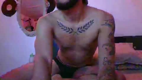 Agustin online show from December 17, 2025, 12:49 am