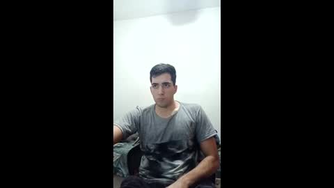Snapshot of agustinnrod chatting on May 18, 2026, 8:25 pm agustinnrod online show from May 18, 2026, 8:25 pm