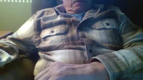 Snapshot of aguynrkfrd chatting on December 8, 2024, 6:39 pm aguynrkfrd online show from December 8, 2024, 6:39 pm