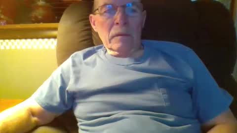 Snapshot of aguynrkfrd chatting on December 16, 2024, 10:08 am aguynrkfrd online show from December 16, 2024, 10:08 am