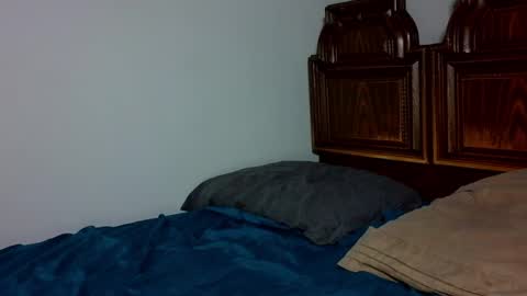 Blue Eyed Handsome Man online show from March 9, 2026, 12:14 am