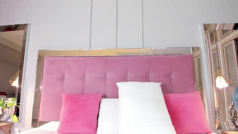 Snapshot of ahincale chatting on November 26, 2025, 7:59 pm AHINOA online show from November 26, 2025, 7:59 pm