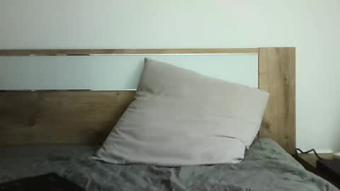 Selena online show from November 18, 2025, 8:52 am