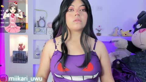 Snapshot of ahri_elderwood chatting on February 9, 2025, 3:32 am Ahri help me get to 100  online show from February 9, 2025, 3:32 am