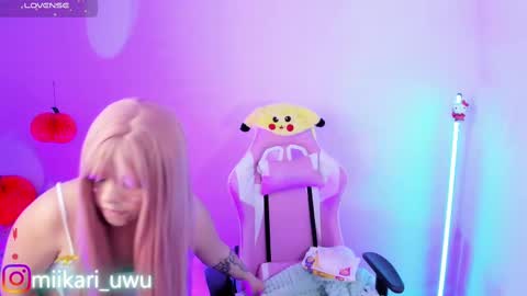 Snapshot of ahri_elderwood chatting on October 7, 2025, 3:36 am Ahri help me get to 100  online show from October 7, 2025, 3:36 am