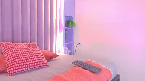 Snapshot of ahslyevans__ chatting on June 9, 2026, 7:25 pm AHSLY online show from June 9, 2026, 7:25 pm