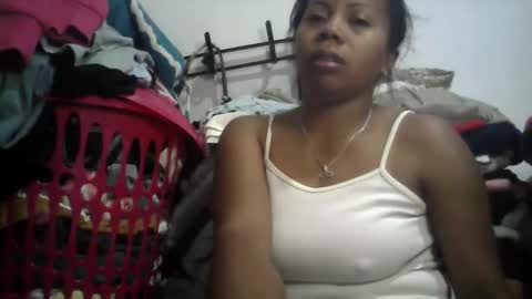 Snapshot of aicha_boobs chatting on April 23, 2026, 2:02 am Aicha boobs online show from April 23, 2026, 2:02 am