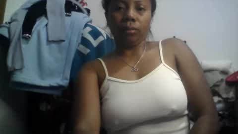 Snapshot of aicha_boobs chatting on May 27, 2026, 1:46 am Aicha boobs online show from May 27, 2026, 1:46 am