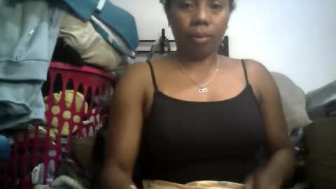 Snapshot of aicha_boobs chatting on May 29, 2026, 1:58 am Aicha boobs online show from May 29, 2026, 1:58 am