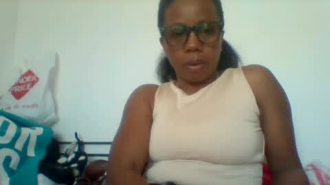 Snapshot of aicha_boobs chatting on June 16, 2026, 7:44 am Aicha boobs online show from June 16, 2026, 7:44 am