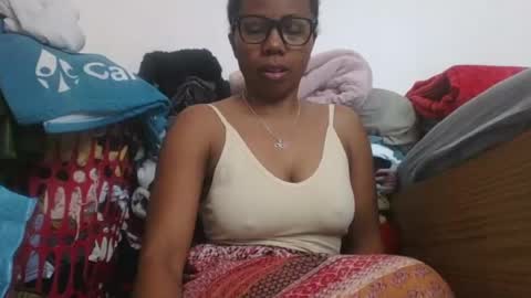 Snapshot of aicha_boobs chatting on July 29, 2026, 7:17 am Aicha boobs online show from July 29, 2026, 7:17 am