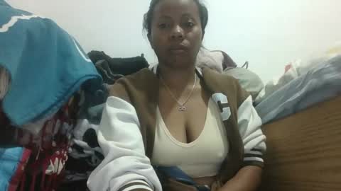 Snapshot of aicha_boobs chatting on July 30, 2026, 2:21 am Aicha boobs online show from July 30, 2026, 2:21 am