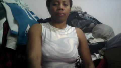 Snapshot of aicha_boobs chatting on August 3, 2026, 9:40 pm Aicha boobs online show from August 3, 2026, 9:40 pm