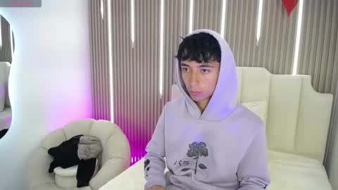 Snapshot of aiden_rivers_ chatting on February 18, 2026, 12:34 pm Aiden online show from February 18, 2026, 12:34 pm