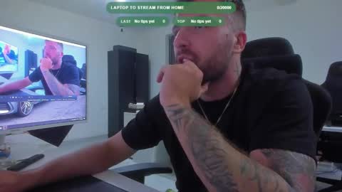 Snapshot of aidenmatthew chatting on October 2, 2025, 9:22 pm Aiden online show from October 2, 2025, 9:22 pm
