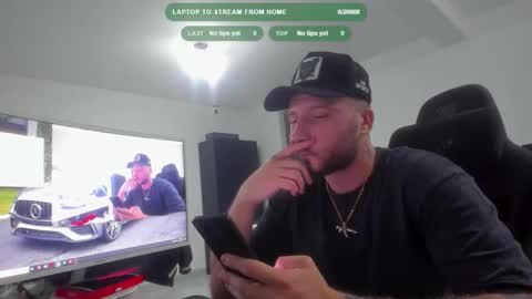 Snapshot of aidenmatthew chatting on October 6, 2025, 6:05 pm Aiden online show from October 6, 2025, 6:05 pm