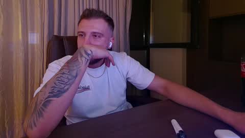 Snapshot of aidenmatthew chatting on November 9, 2025, 8:40 pm Aiden online show from November 9, 2025, 8:40 pm