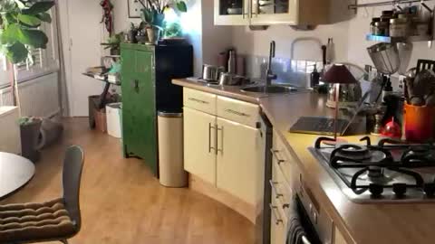 Spicyla online show from October 31, 2025, 6:53 pm